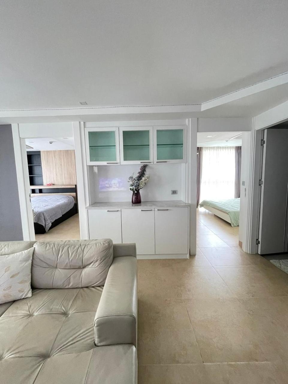2 Bedrooms Near Pattaya Beach Exterior photo